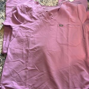 BNWT figs DUSK Catarina scrub top